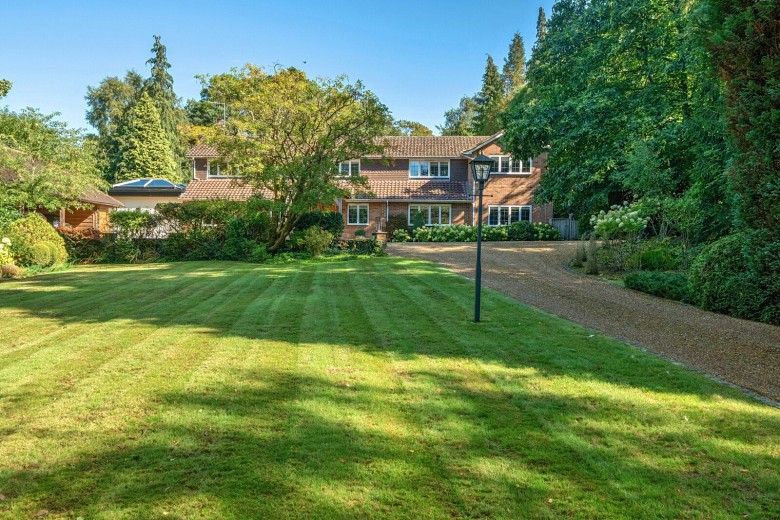 Click the photo for more details of Compton Way, Farnham, Surrey