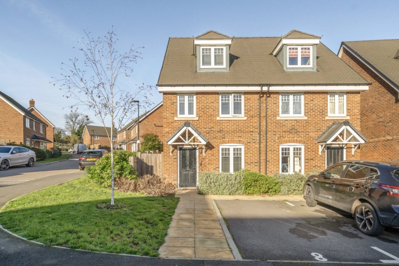 Click the photo for more details of Pioneer Road, Farnham, Surrey