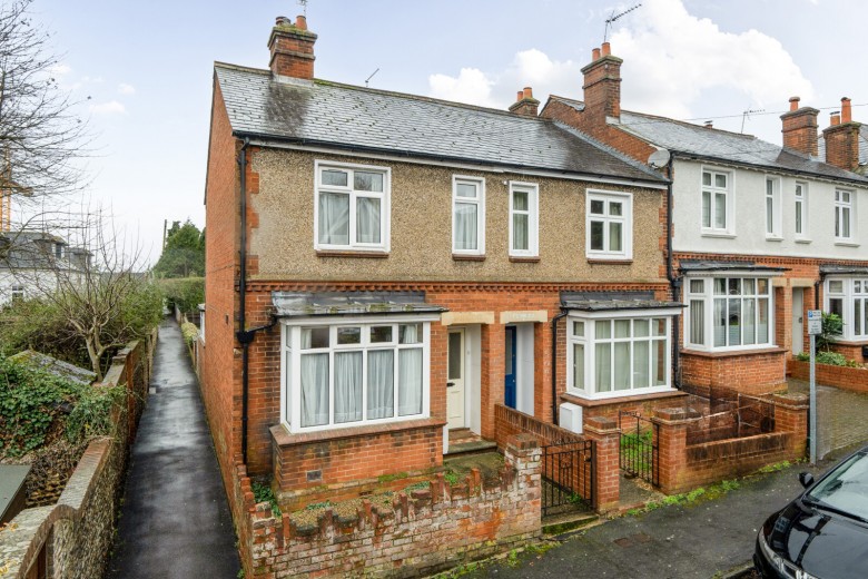 Click the photo for more details of Sumner Road, Farnham, Surrey