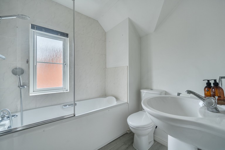 Images for Kingfisher Road, Farnham, Surrey