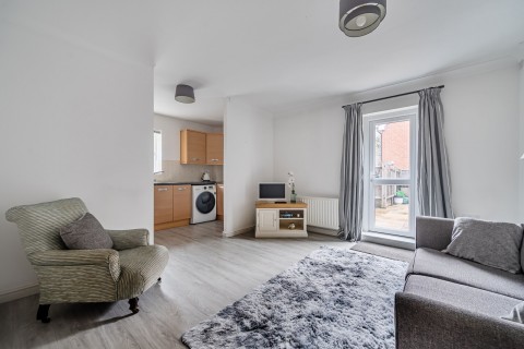 Click the photo for more details of Kingfisher Road, Farnham, Surrey