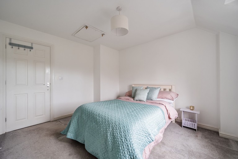 Images for Kingfisher Road, Farnham, Surrey