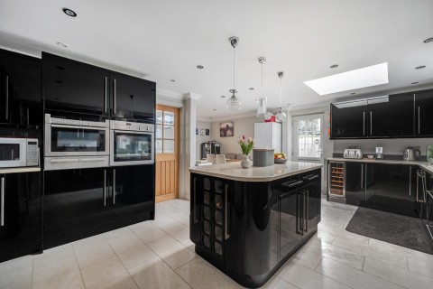 Click the photo for more details of Wrecclesham, Farnham, Surrey