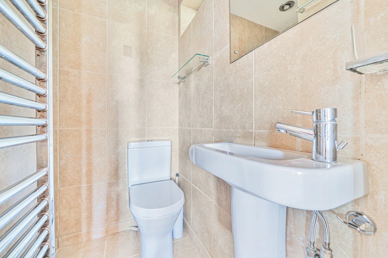 Images for Folly Hill, Farnham, Surrey