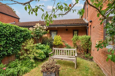 Click the photo for more details of South Street, Farnham, Surrey
