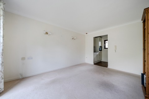 Click the photo for more details of South Street, Farnham, Surrey