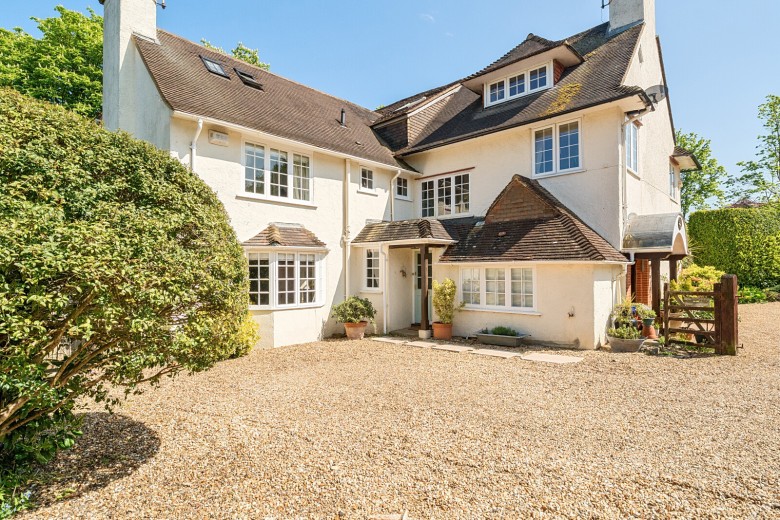 Click the photo for more details of Farnham, Surrey