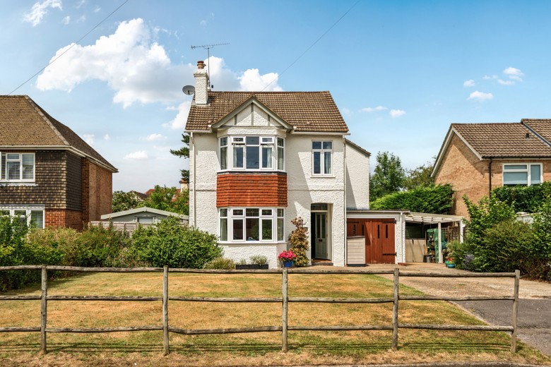 Click the photo for more details of Wrecclesham, Farnham, Surrey