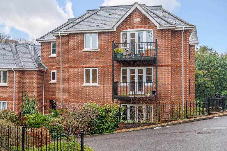 Click the photo for more details of Charterhouse Road, Godalming, GU7