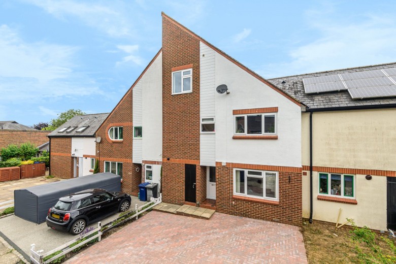 Click the photo for more details of Stonepit Close, Godalming, GU7