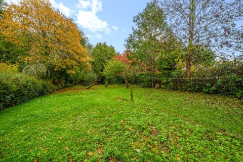 Click the photo for more details of Woodside Road, Chiddingfold, GU8