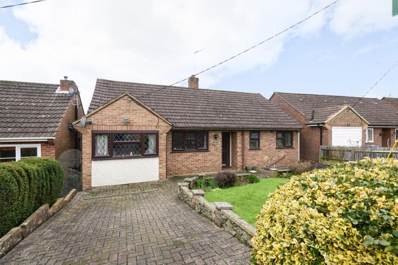 Click the photo for more details of Oak Tree Road, Milford, Godalming, GU8