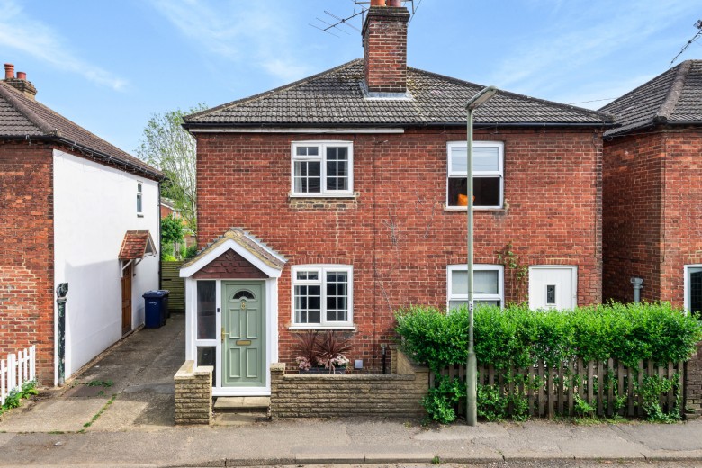 Click the photo for more details of Summers Road, Farncombe, Godalming, GU7