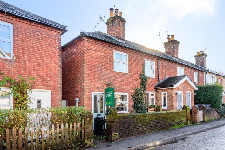 Click the photo for more details of Summers Road, Farncombe, Godalming, GU7