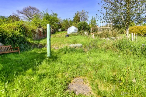 Click the photo for more details of Cliffe Rise, Godalming, GU7