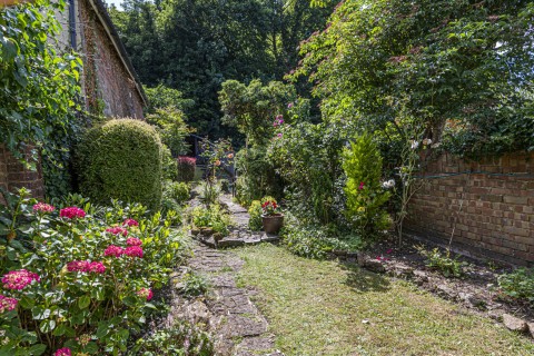 Click the photo for more details of Brighton Road, Godalming, GU7