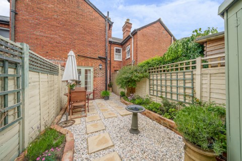 Click the photo for more details of Mead Cottages, Catteshall Road, Godalming, GU7