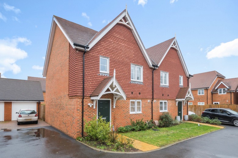 Click the photo for more details of Somerset Close, Elstead, GU8