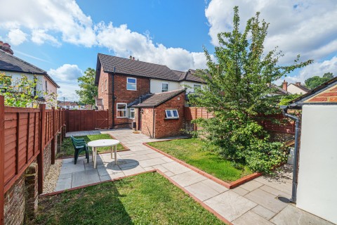 Click the photo for more details of North Street, Farncombe, Godalming, GU7