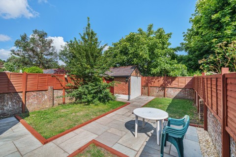 Click the photo for more details of North Street, Farncombe, Godalming, GU7