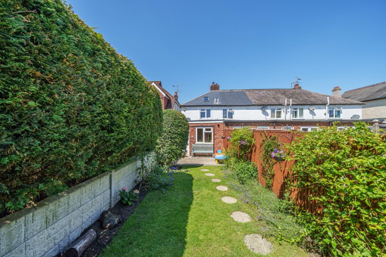 Click the photo for more details of Summers Road, Farncombe, Godalming, GU7