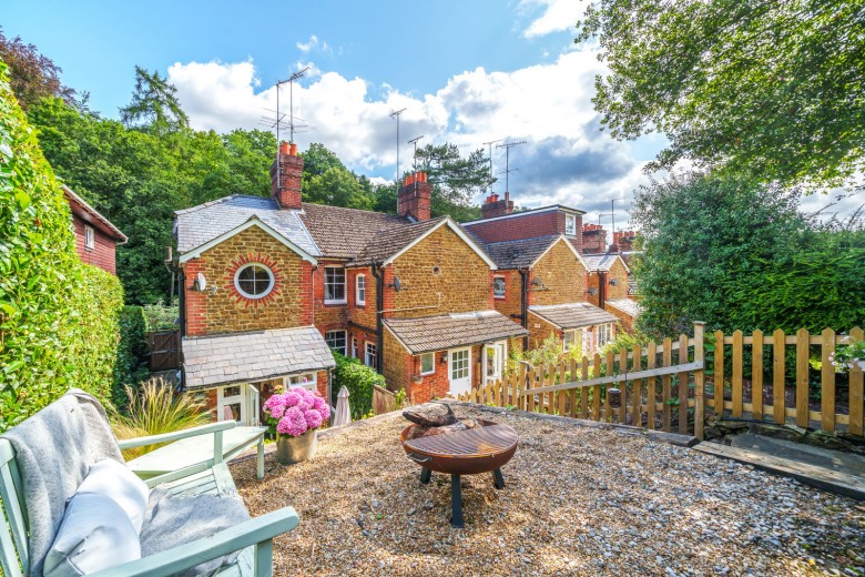 Click the photo for more details of Eashing Lane, Godalming, GU7