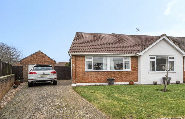 Click the photo for more details of May Close, Godalming, GU7