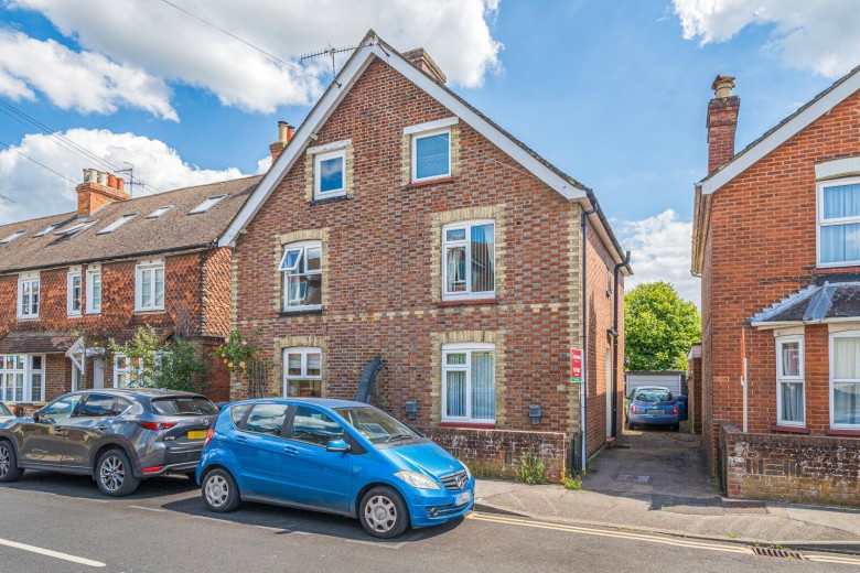 Click the photo for more details of St. Johns Street, Farncombe, GU7