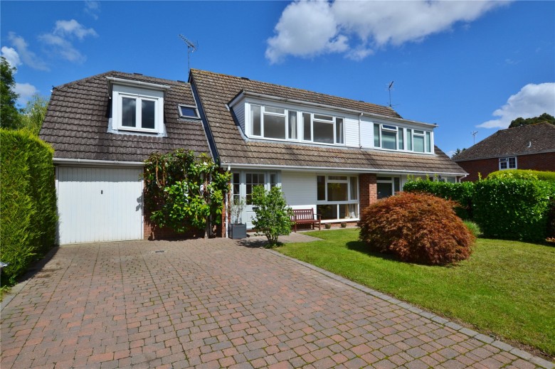 Click the photo for more details of Ash Combe, Chiddingfold, GU8