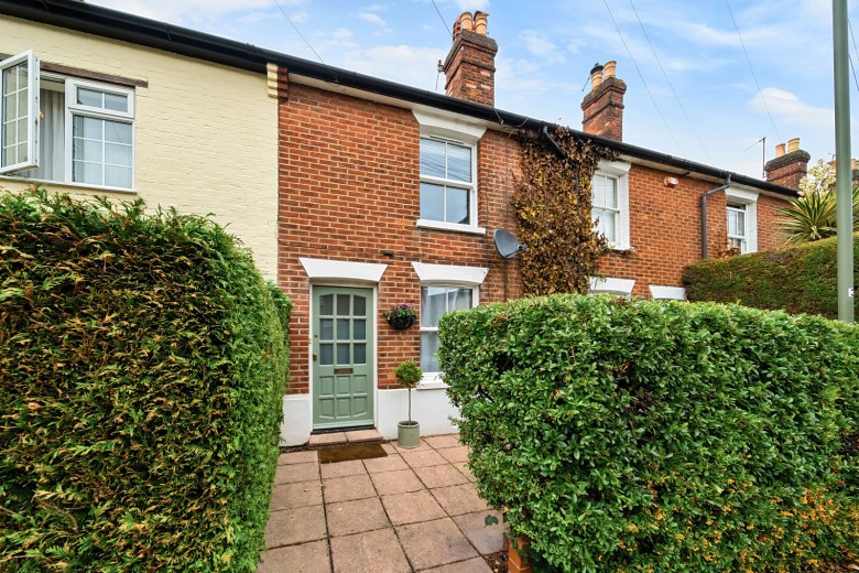 Click the photo for more details of North Street, Farncombe, Godalming, GU7