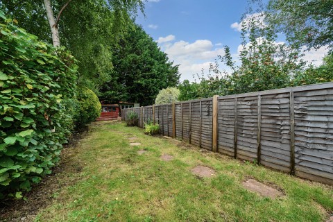 Click the photo for more details of North Street, Farncombe, Godalming, GU7