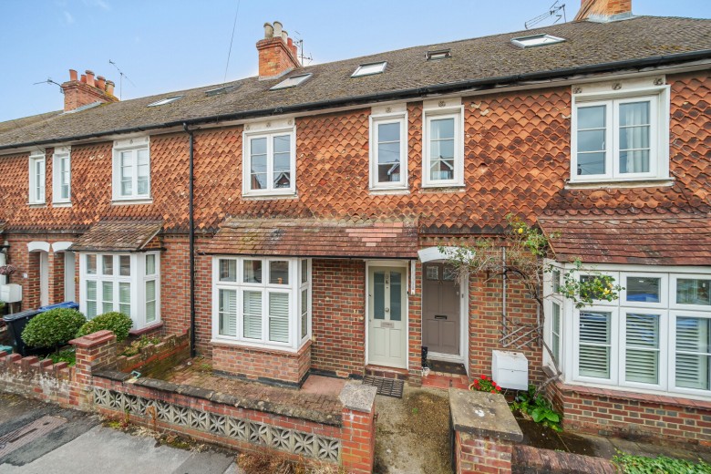Click the photo for more details of St. Johns Street, Farncombe, Godalming, GU7