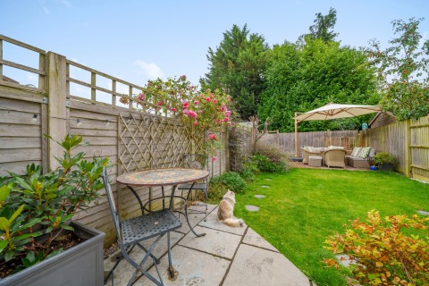 Click the photo for more details of St. Johns Street, Farncombe, Godalming, GU7