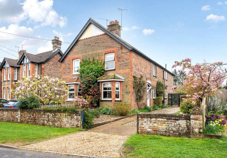 Click the photo for more details of Woodside Road, Chiddingfold, GU8