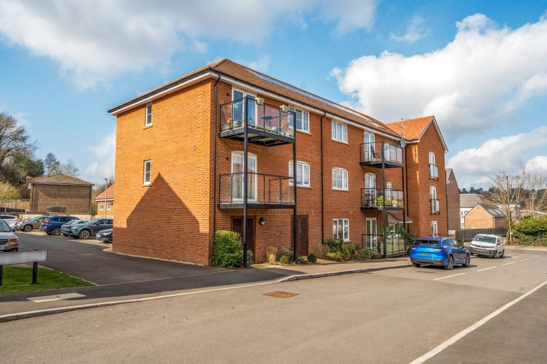 Click the photo for more details of Electric Close, Godalming, GU7