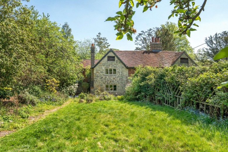 Click the photo for more details of Malthouse Lane, Hambledon, Godalming, GU8