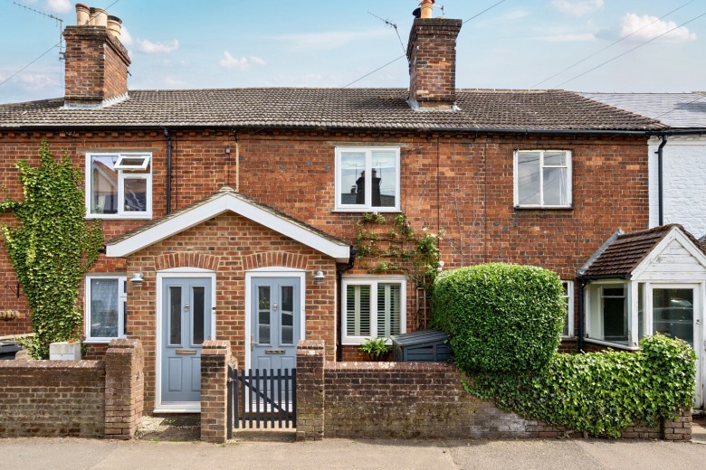 Click the photo for more details of Summers Road, Farncombe, Godalming, Surrey