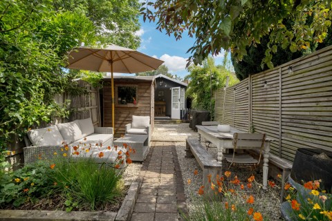 Click the photo for more details of Summers Road, Farncombe, Godalming, Surrey