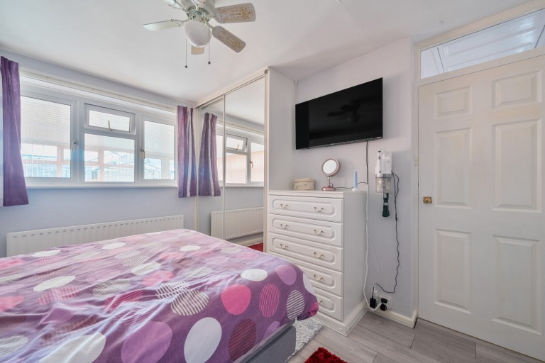 Images for Upper Weybourne Lane, Farnham, Surrey