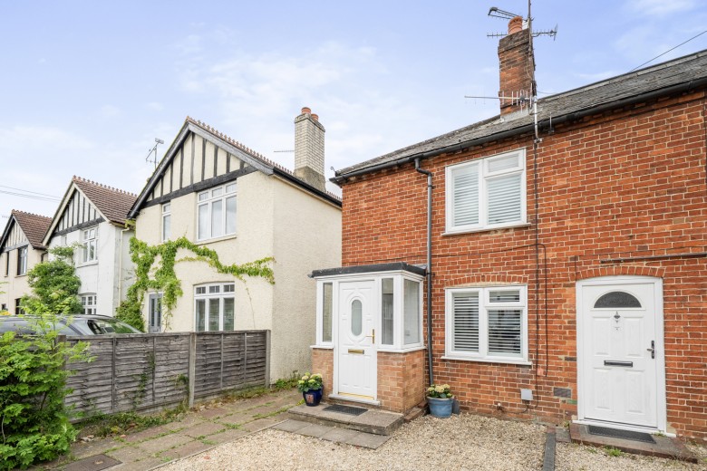 Click the photo for more details of Summers Road, Godalming, Surrey