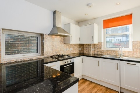 Click the photo for more details of Farnham Road, Guildford, Surrey, GU2