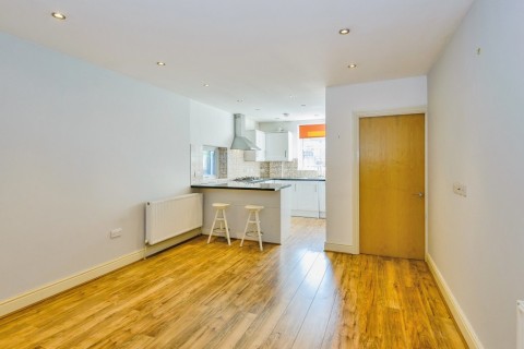 Click the photo for more details of Farnham Road, Guildford, Surrey, GU2