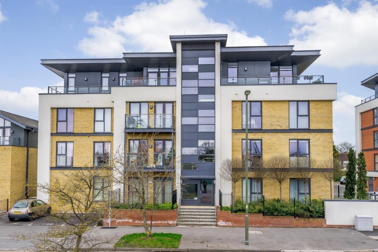 Click the photo for more details of Sycamore Avenue, Woking, GU22