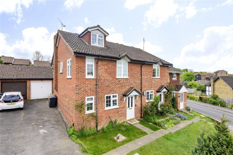 Images for Foxglove Gardens, Guildford