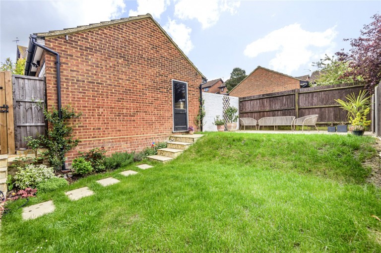 Images for Foxglove Gardens, Guildford