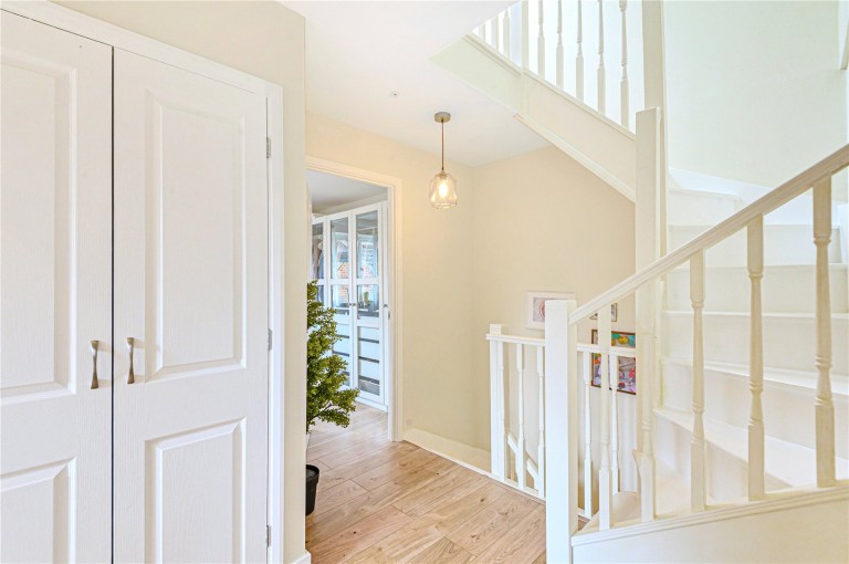 Images for Foxglove Gardens, Guildford