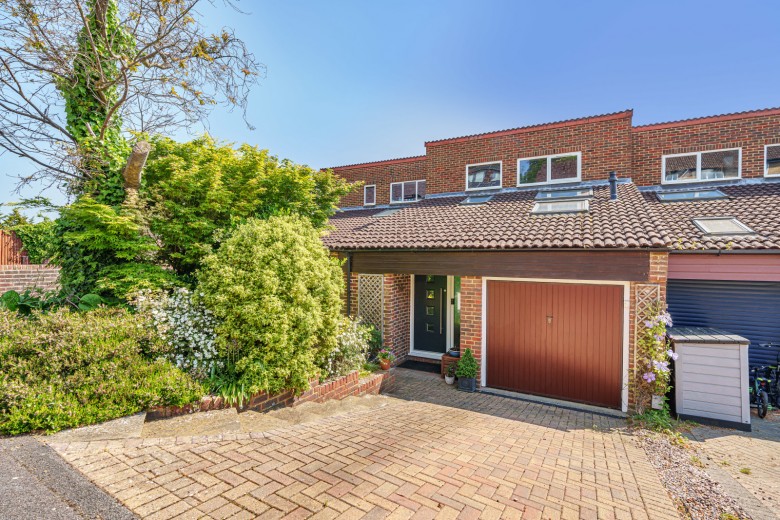 Click the photo for more details of Artington Walk, Guildford, Surrey