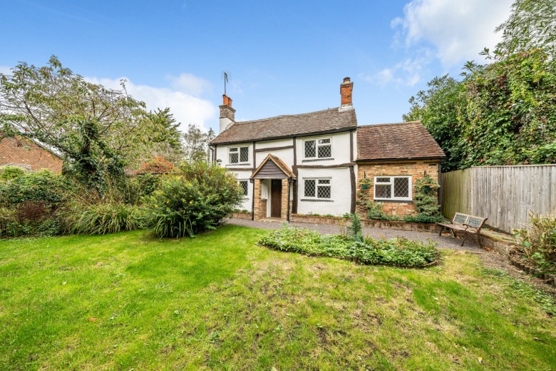 Click the photo for more details of Bedlow Lane, Ewhurst Road, Cranleigh, GU6