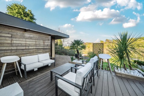 Click the photo for more details of Godalming, Surrey