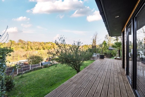 Click the photo for more details of Godalming, Surrey